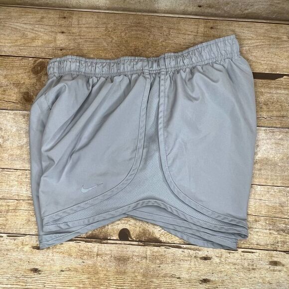 NIKE TEMPO LINED GYM ATHLETIC ATHLEISURE EVERYDAY ESSENTIAL SHORTS SIZE MEDIUM - Picture 2 of 5